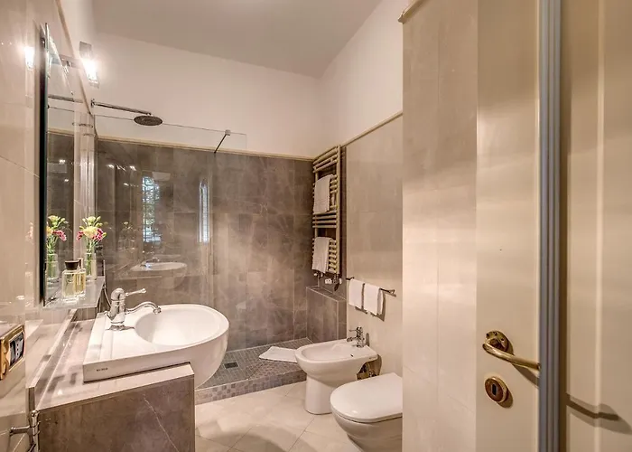 Apartment Palazzo Marescalchi Belli, Vicino Piazza Di Spagna Rom