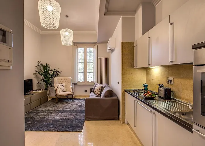 Apartment Palazzo Marescalchi Belli, Vicino Piazza Di Spagna Rom